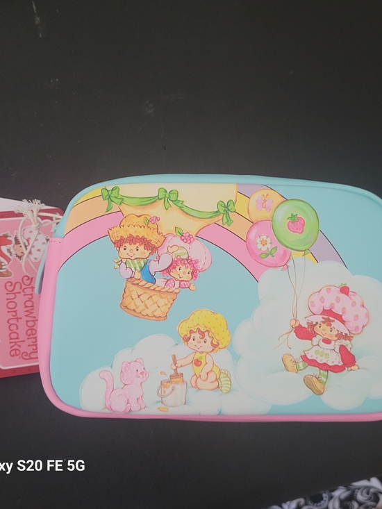 Strawberry Shortcake x Loungefly Rainbow Makeup Bag - Picture 2 of 4
